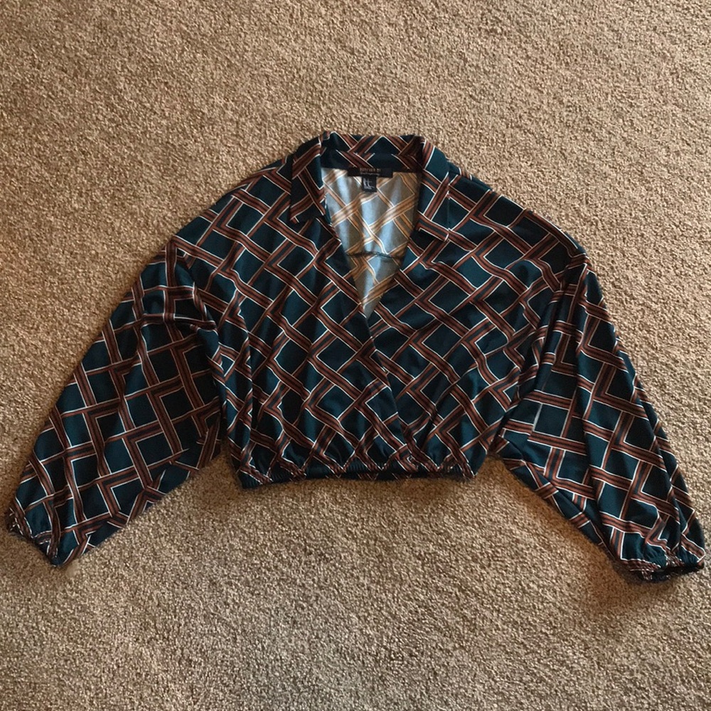 Cropped patterned v-neck Blouse